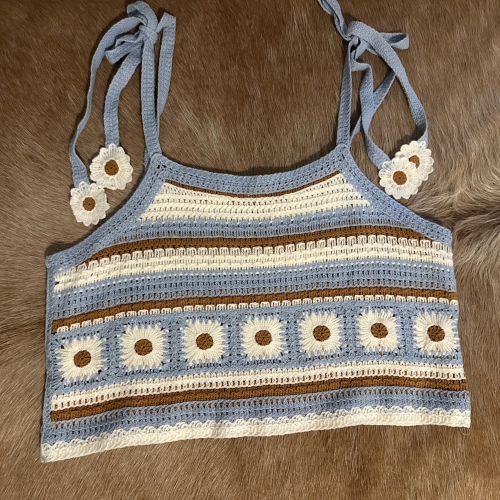Crochet Flower Crop Top - M/L